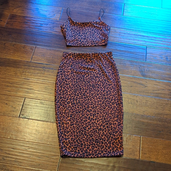 Ribbed leopard bodycon set from Windsor - Picture 2 of 7